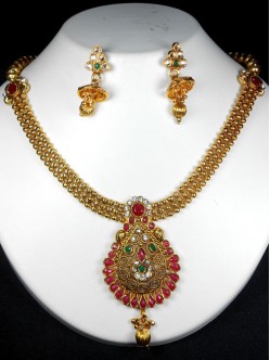 Exclusive Polki Set